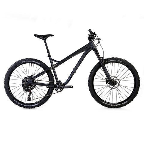 AKA BOX 9 Speed Gunpowder Black Flash 27.5